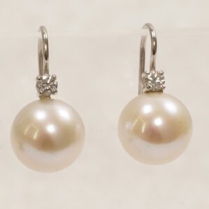 Zoetwaterparels met diamant